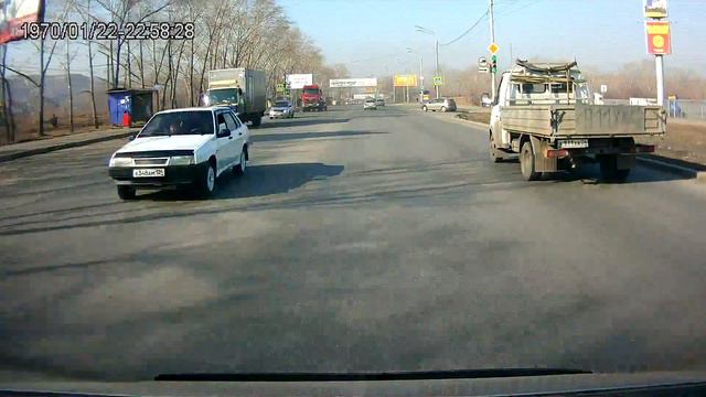 Проезд на запрещающий сигнал светофора смотреть онлайн