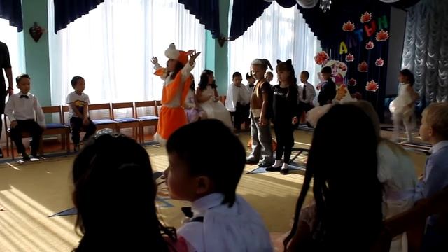 Танец на осеннем утреннике смотреть онлайн