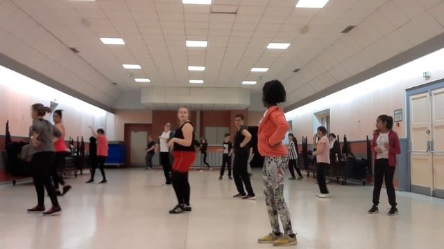 ZUMBA FITNESS CHORÉGRAPHIE- MEGA MIX 63 /FLAMENCO URBANO/ DAME MEDICINA /OSCAR CASAÑAS à la Cavaler смотреть онлайн
