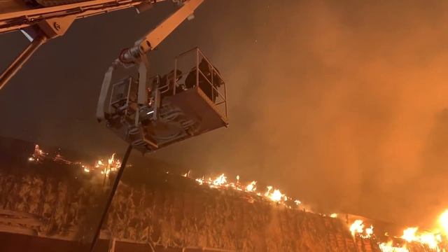 #38. [Пожар на Радищева] Горит 3-х этажное здание смотреть онлайн