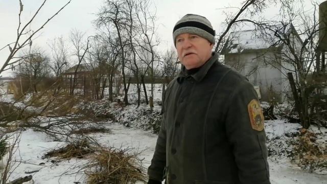 Приводим в порядок берег нашего ручья. смотреть онлайн