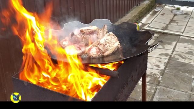 Жарю говяжьи ребра и куриные голени на диске от бороны смотреть онлайн