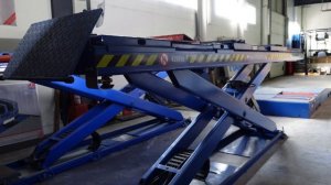 Ножничный подъемник:  3 ГЛАВНЫЕ ФИШКИ. Как работать с подъемником в автосервисе.