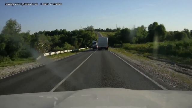 Аккуратнее с обгонами смотреть онлайн