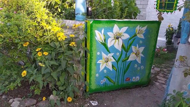 РИСУЮ НА ДАЧНОМ ДОМИКЕ И КАЛИТКЕ.