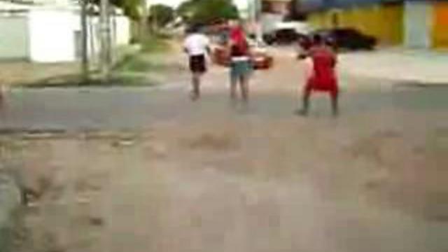 Еще один транс попал под машину смотреть онлайн