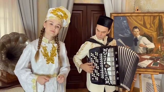Посмотрите как девушка красиво поет под баян смотреть онлайн