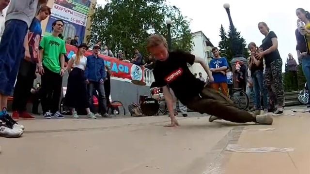 Курган 21-е мая 2017, стритуем (баттл 2х2) смотреть онлайн