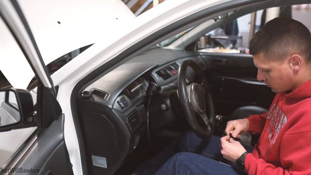 Mitsubishi Evo 8 Defi Boost Gauge Install! - Part 2 Electrical смотреть онлайн