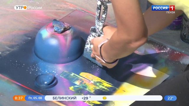 Вселенная за 15 минут: художница из Липецка показала необычную технику рисования смотреть онлайн