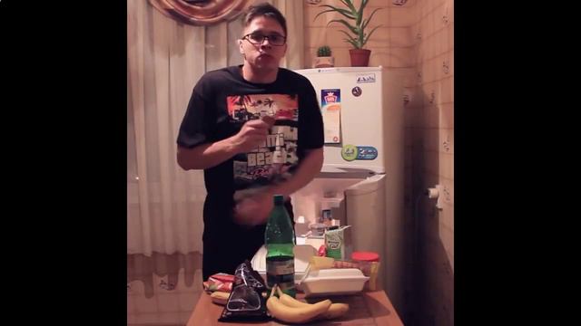 Когда жрешь сладкое на ночь When you eat junk foo1 смотреть онлайн