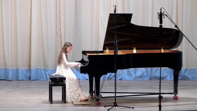 Суслова Валерия - Н.Шабалин - Игра со скакалкой смотреть онлайн