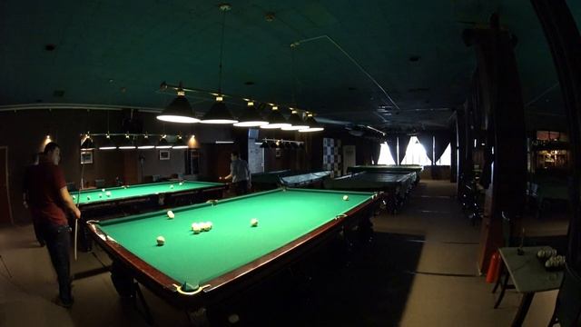 Часть 1. Олег против Владимира в партии по свободной пирамиде, русский бильярд смотреть онлайн