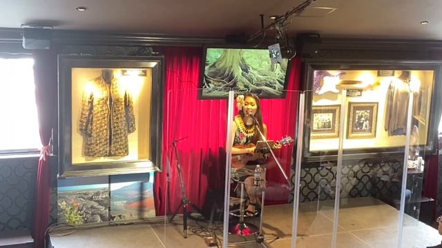 Kauoha Mai (by Lena Machado) - Izumi Pahēpuaokalani @ Hard Rock Cafe Tokyo смотреть онлайн