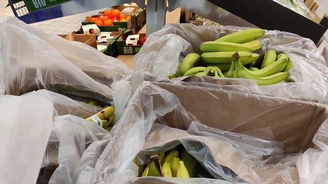 ЦЕНЫ на ПРОДУКТЫ в ЕВРОПЕ Сегодня / Цены на топливо растут / Что будет с Европой? смотреть онлайн