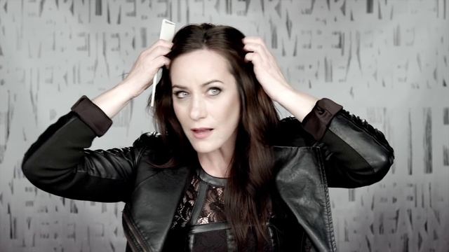 Messy Waves Movie Awards Hairstyle Tutorial With Chiala Marvici By Redken Hairspiration