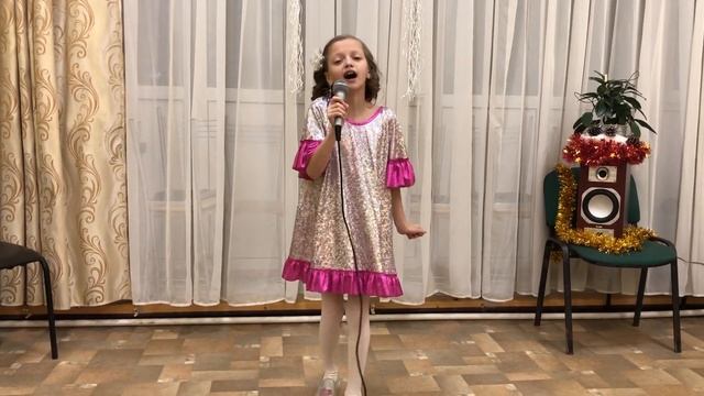 «Ложкой снег мешая...» солистка Милана Борзенина. смотреть онлайн