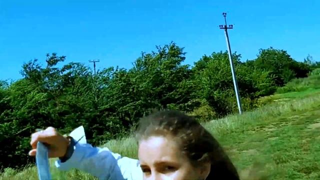 Фланкировка. Потомственная казачка фланкирует шашками. Beautiful girl dancing with a Russian sword смотреть онлайн