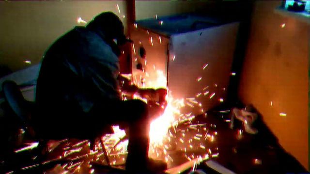 У генерала ФТС при обысках нашли золотые слитки смотреть онлайн