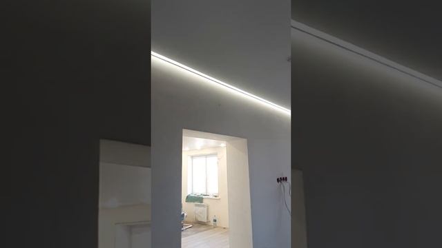 Натяжной потолок с контурной подсветкой стены. смотреть онлайн