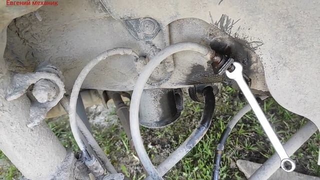 Как поменять задний суппорт hyundai tucson смотреть онлайн