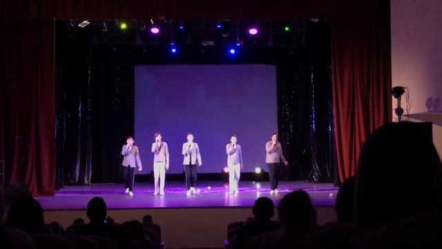 Образцовый ансамбль Песенка Ансамбль мальчиков Потолок ледяной ) смотреть онлайн