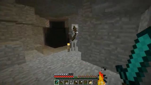 Видео: Как убить скелета в Minecraft алмазным мечом? смотреть онлайн