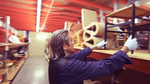 Discover the Powerhouse Museums post WWII chair collection in our Castle Hill Store смотреть онлайн