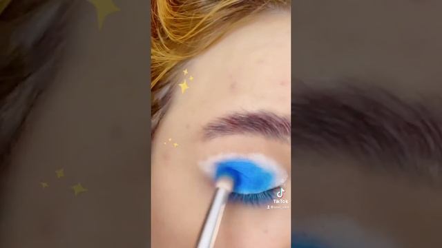 Макияж Кэсси из Эйфории смотреть онлайн