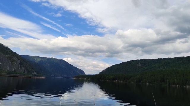 Закормил и началось,Форель на донку,спининг рыбалка на Енисее ! смотреть онлайн