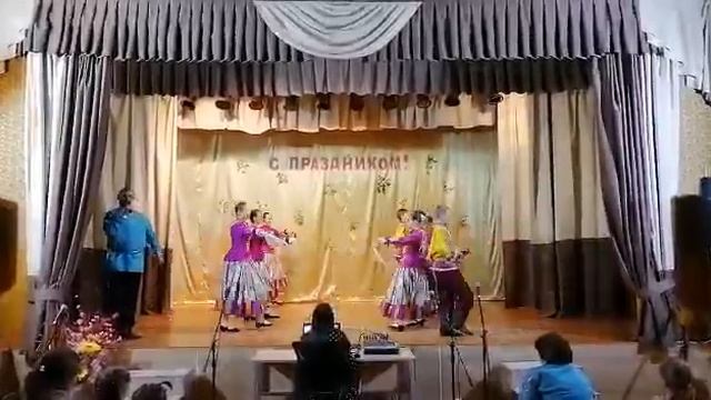 Ансамбль народного танца "Васюгани", танец "Балалайка" смотреть онлайн