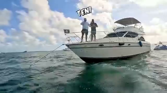 1 Vs 1,000,000,000 Yacht!