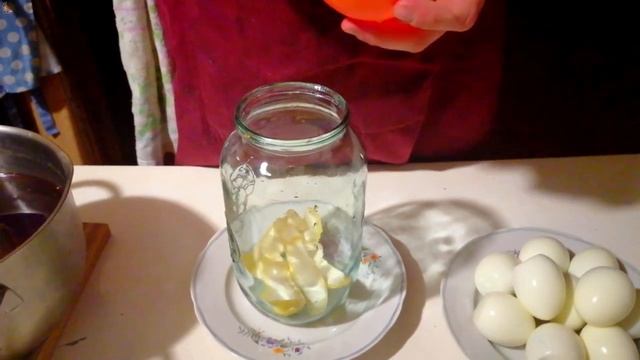 МАРИНОВАННЫЕ ЯЙЦА К ПИВУ. Необычное применение обычных яиц. Удиви своих близких! смотреть онлайн