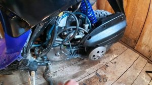 Должна ли нагреваться крышка вариатора скутера и почему она может греться слишком сильно.