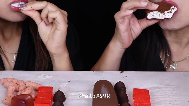 ASMR LEFTOVER DESSERT RACE! GIANT CHOCOLATE ICE CREAM BARS, GRAPE JELLY HEARTS, RED VELVET OREOS 먹방 смотреть онлайн