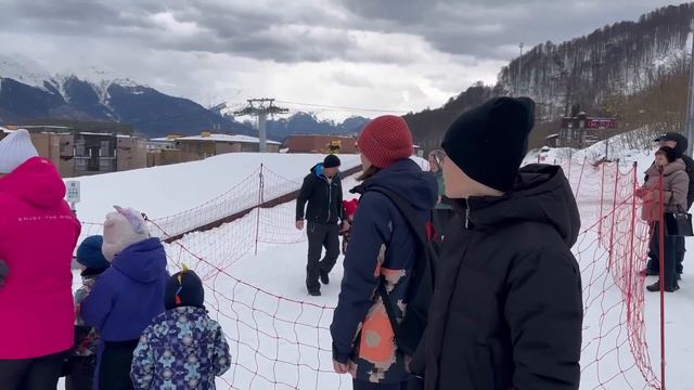 НАРЯДИЛА ДЕТЯМ ЁЛКУ СТАРАЮСЬ ОТВЛЕКАТЬСЯ 🥺НО В ДУШЕ ГРУСТЬ 😔 смотреть онлайн