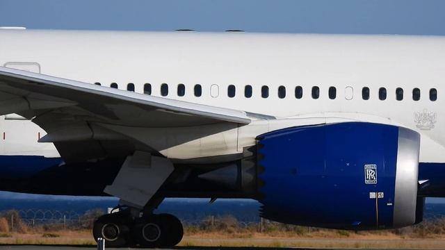 Larnaca Airport Traffic 2021 смотреть онлайн
