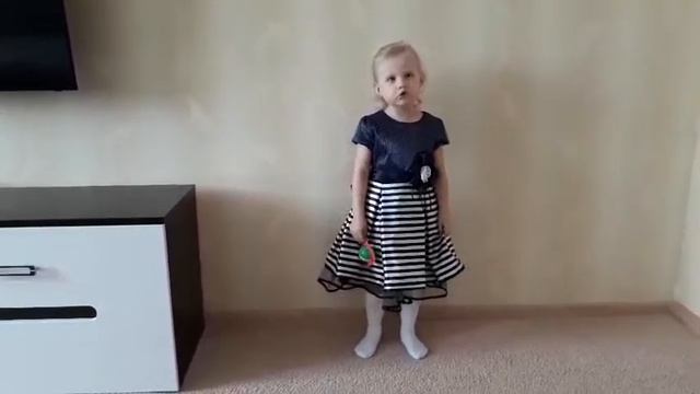 А. Барто "Погремушка", читает Вдовина Полина, 3 года смотреть онлайн