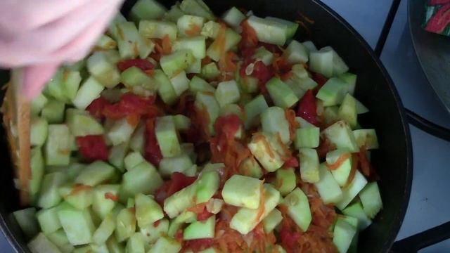 Простая и очень вкусная икра из кабачков / Кабачковая икра / Что приготовить из кабачков? Цуккини смотреть онлайн