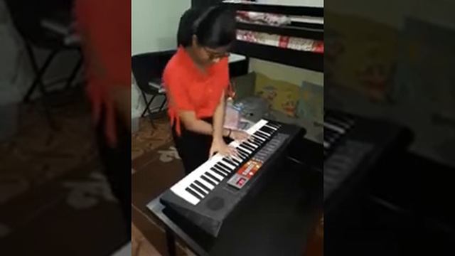 Jenessa Mathews, Class - 7B, Solo Singing with Live Instrument смотреть онлайн