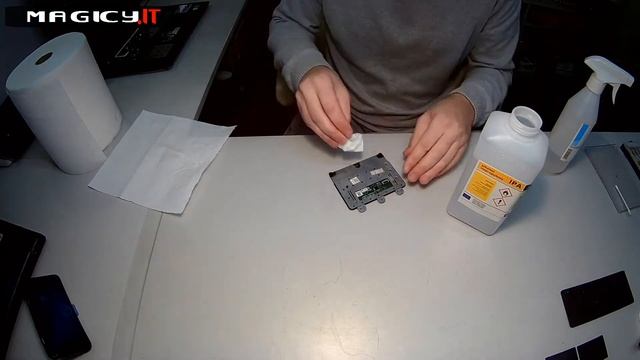 Dell Inspiron 17 5000 Series P26E Disassembly. Replacing The Keyboard And Touchpad Cleaning