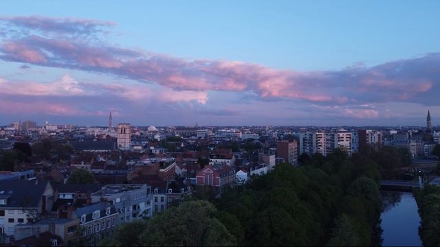 Voyager: LILLE Mystérieuse Vue du Ciel ! Drone 4K, Danse Macabre, Patrimoine, Jardins, Période COVI смотреть онлайн