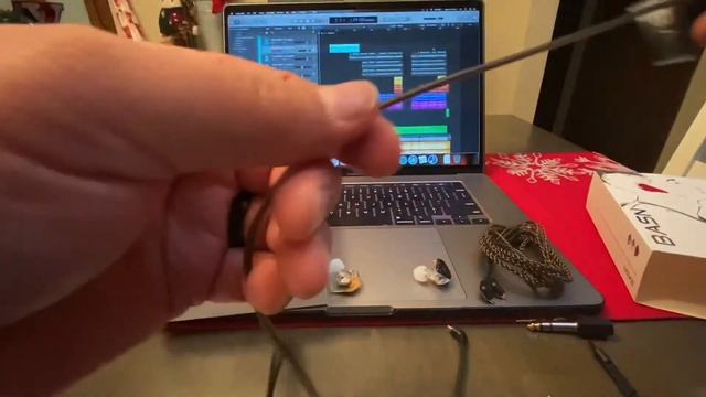 BASN Professional in ear monitor system review by Samuel Elias смотреть онлайн