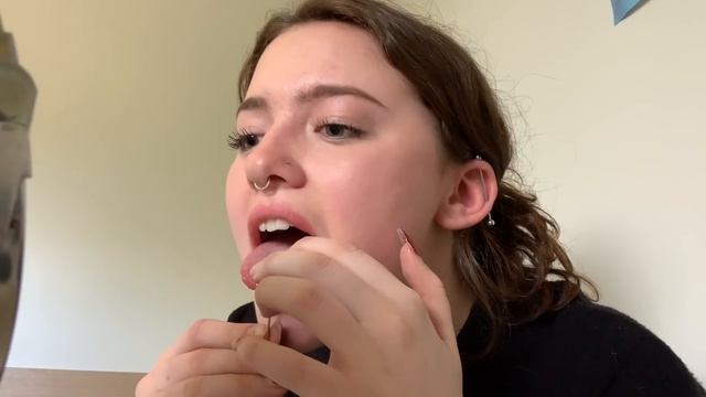 Piercing My Tongue at Home смотреть онлайн