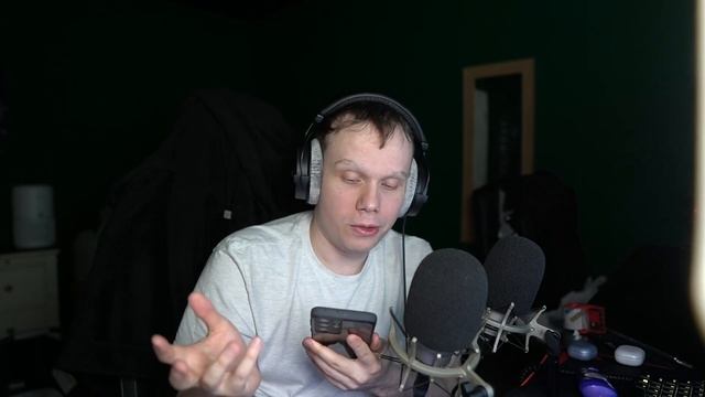 The Apple iPhone MacBook Ecosystem Is A Waste Of Time ASMR смотреть онлайн