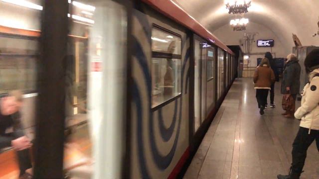 81-775/776/777 Дейна (Москва 2020) На станции Киевская