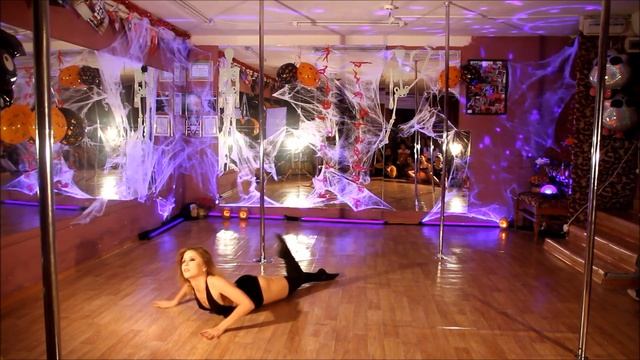 Cherry Pole Dance Halloween Захарюта Наталья смотреть онлайн