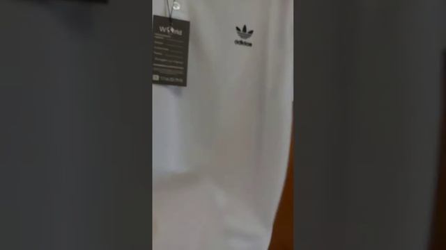 Футболка поло Адидас в белом цвете - выбор современных мужчин смотреть онлайн