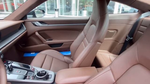 Porsche 911 Carrera 4S PDK (450 л.с.) 2021 Jet Black Metallic / Truffle brown смотреть онлайн