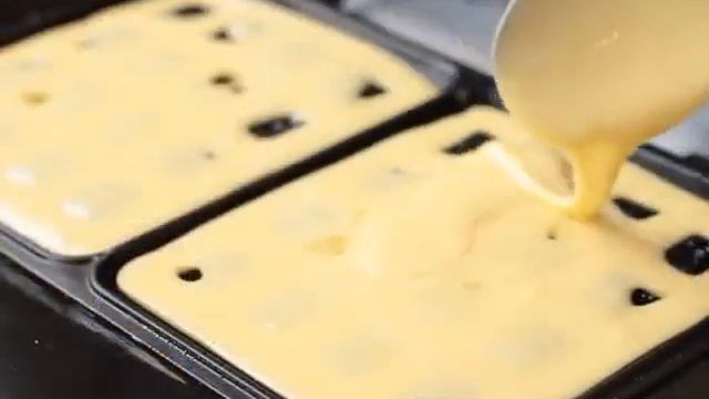 Hello Kitty Waffle Maker смотреть онлайн